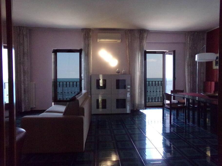 Appartement Fronte Mare à Molfetta Extérieur photo